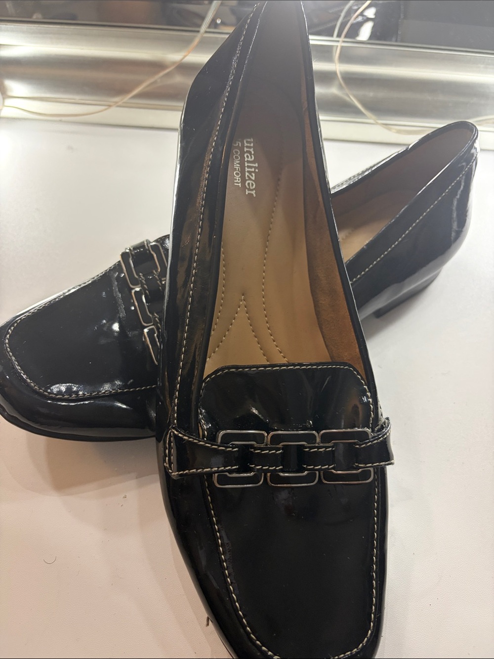 Naturalizer Black Patent Loafers with Chain Detail Sz 10